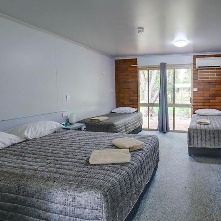 Tambo Mill Motel & Caravan Park Esterno foto