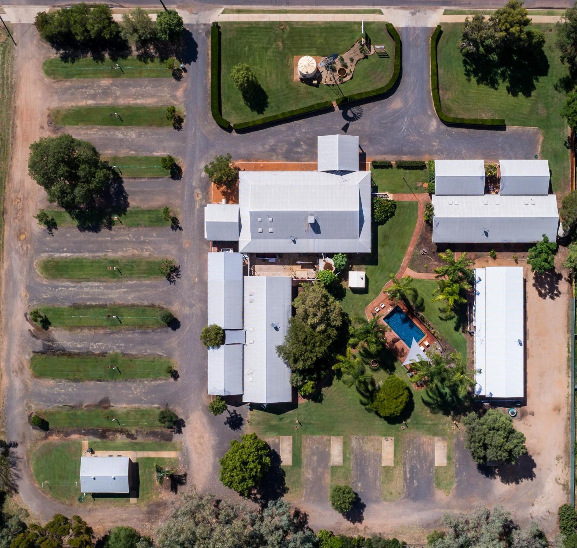 Tambo Mill Motel & Caravan Park Esterno foto
