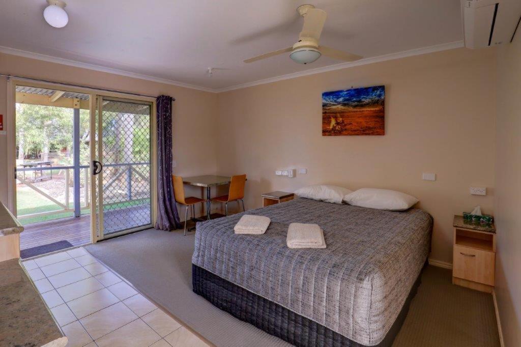 Tambo Mill Motel & Caravan Park Esterno foto