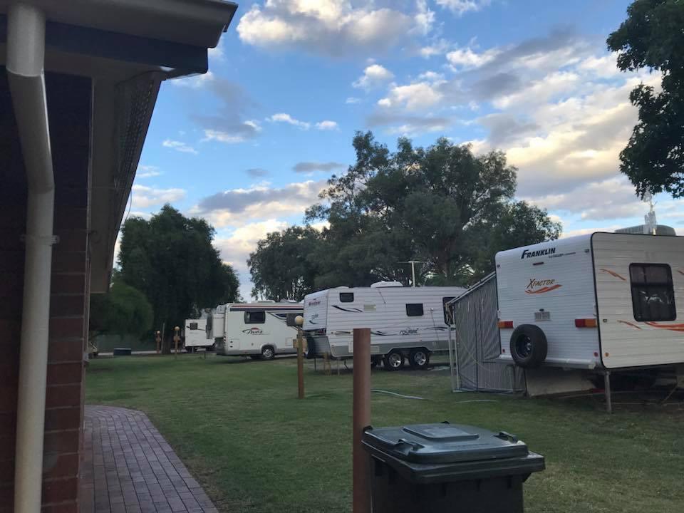 Tambo Mill Motel & Caravan Park Esterno foto